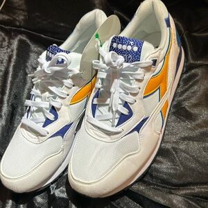 DIADORA
Mens N92 In White/blue/yellow
Size 9.5